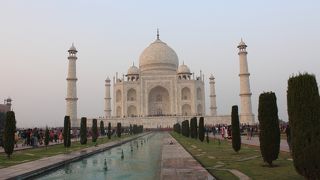 タージ・マハルの名の由来