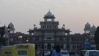 別名はアルバート・ホール