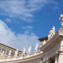 １４０体あるという聖人像