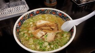 さっぱりした塩らーめんが有名