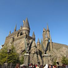 この中を探検です