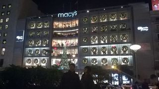 クリスマスシーズンは２４時間買い物可能！！