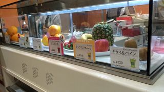 新宿高野北千住マルイ店は、ジュースバーも魅力