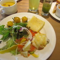 朝食　ブッフェ　このほかにベーコンエッグが付きました