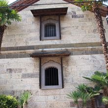 特徴的な建物が目をひきます