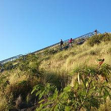 最後の難関。階段です。