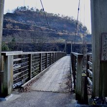 湖の周りは遊歩道となっています