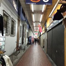 営業時間中ですが、3以降の商店街は閉まったお店が多いです。