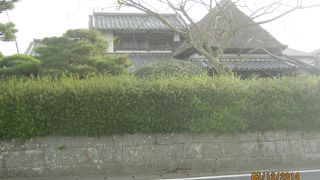 佐賀城の東のもと武家屋敷地帯にあります。