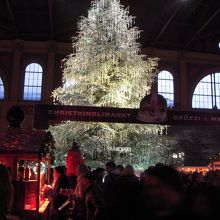 クリスタルのツリーです。