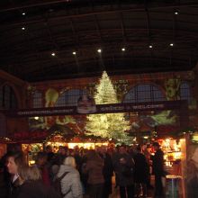 駅構内のクリスマスマーケットです。