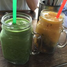 ジュースは、どちらもメチャ美味しい ♪