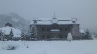 冬季は完全に雪に埋もれてしまいますのでご注意を・・・。