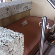 触れてはいけません。