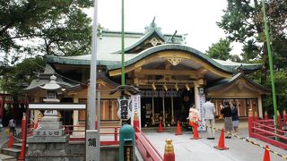 四谷の住宅街に広々空間