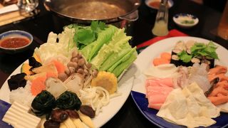 シーロム近辺で、タイスキ食べ放題！