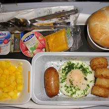 フランクフルト発でセントレア到着前の食事