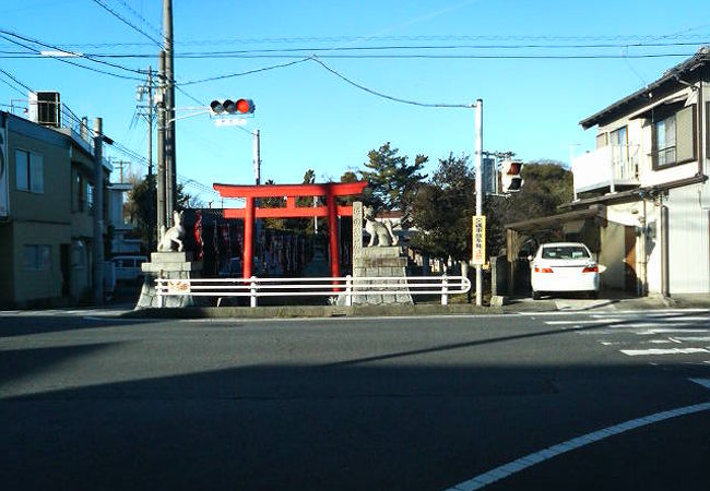 武豊駅近くの静かな稲荷神社