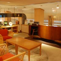 マッキンとバラゴンが鎮座するロビー