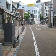 ロープウェイ街の坂道