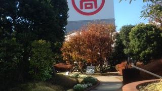 空に近い「オブジェと緑に囲まれた空間」があります。