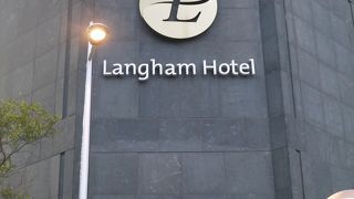 ヤラ川とフリンダース駅を望みながらいただくブッフェ