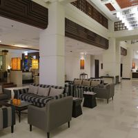 ロビーはタイ・モダン風に改装されていました