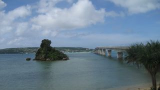 美しい海に美しい橋