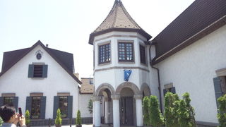 静かに作品が楽しめます