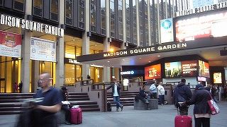 ペンステーションの上にある