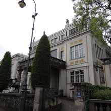 美術館正面玄関