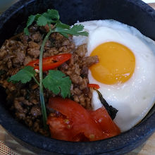 石鍋のガパオ。