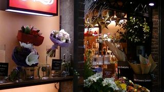 駅から０分でとっても便利なスポット。