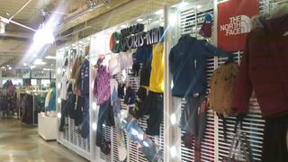 札幌駅至近のスポーツ用品店です