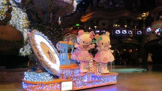 ハローキティ40thアニバーサリーパレードになっていました