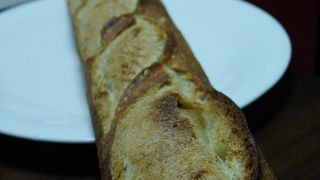 粉に拘った王道のバゲット＠丸ノ内