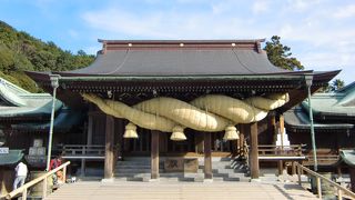 日本一のしめ縄が有名です