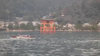 海と神社、自然がマッチする景勝地