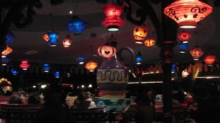 ここも割と並ばすに