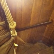 かなり急な階段