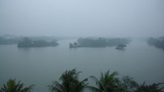 フエの中心を流れる大きな川