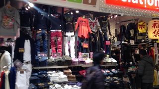 デニムが多いです!!