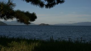 琵琶湖畔でバーベキュー