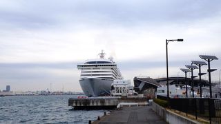 豪華客船が立ち寄る桟橋