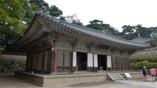 毘盧殿 --- 「韓国・慶州」の世界遺産「仏国寺」にある建物のひとつです。国宝の仏像を祭っています。