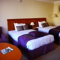 唯一の不満は窓が通路に面しているので、人目が気になるところ…