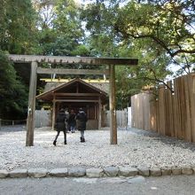 別宮の中では唯一東を向いている。