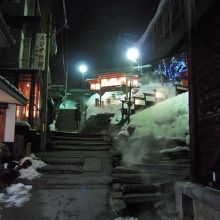 一歩外に出れば雪に埋もれます