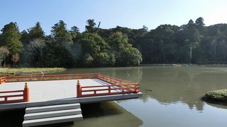 せんぐう館の前に広がる