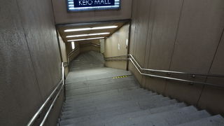 地下通路を利用したショッピングモール